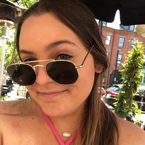 Meet your Posher, Michelle